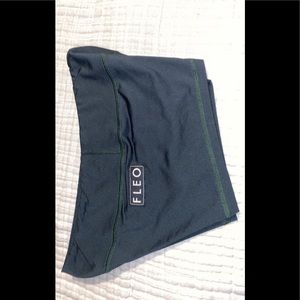 FLEO shorts forest green size large